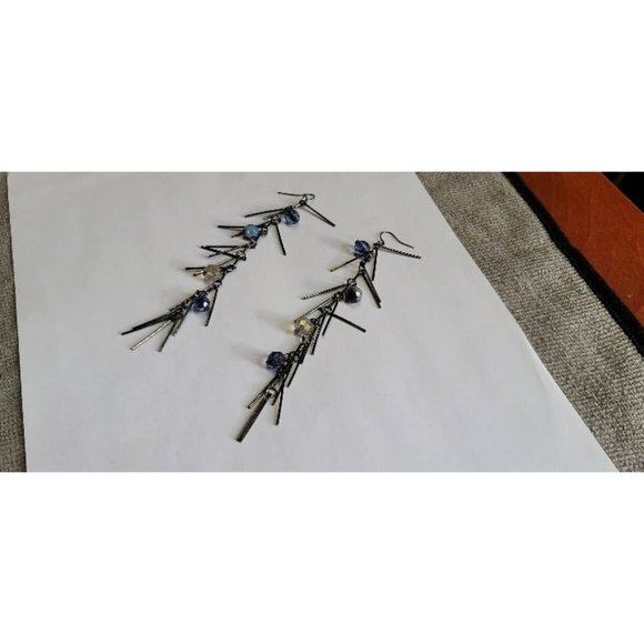 Avon Vintage Black and blue pearl earrings - Picture 3 of 4